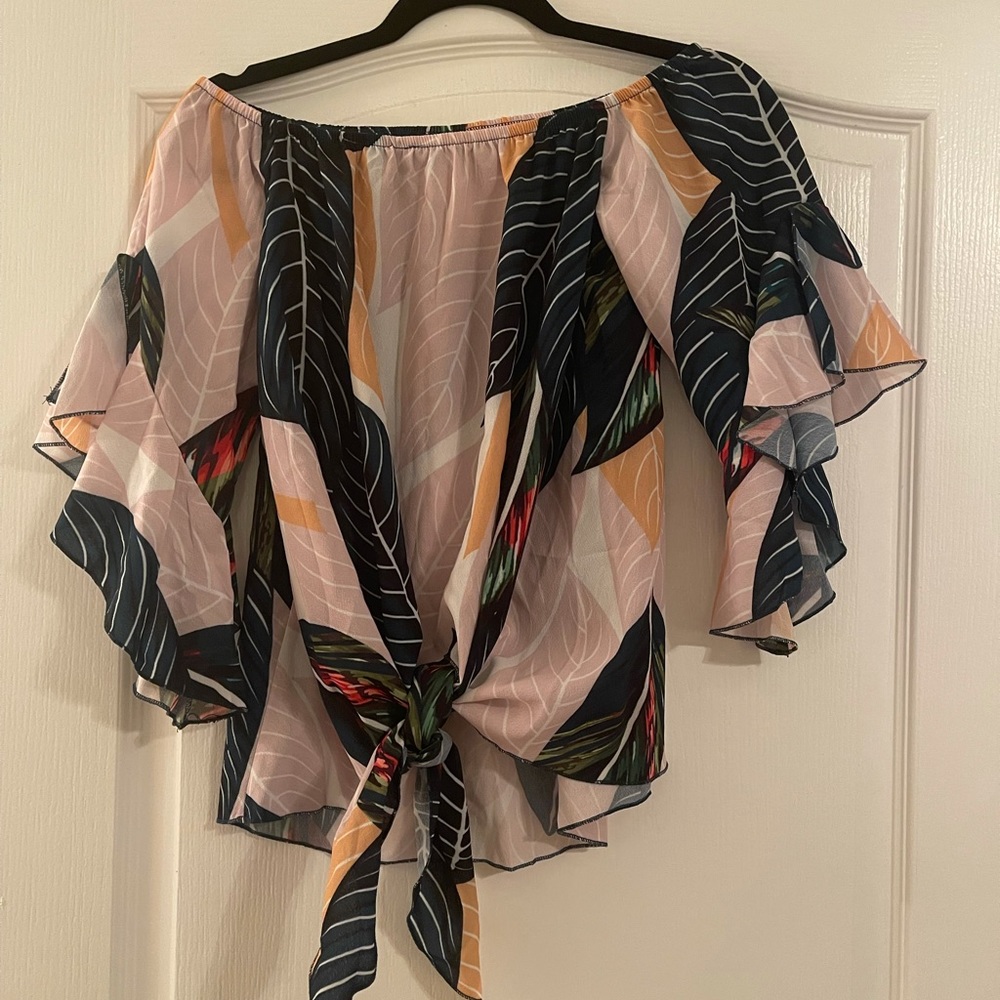 Brand New: Off the Shoulder Top. Floral. Size: SMALL